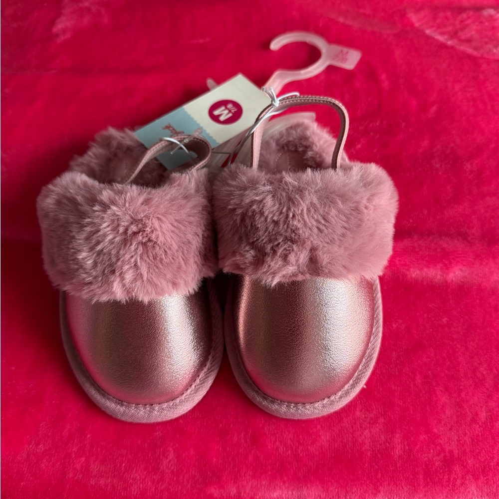 Toddler slip on shoes size 7/8